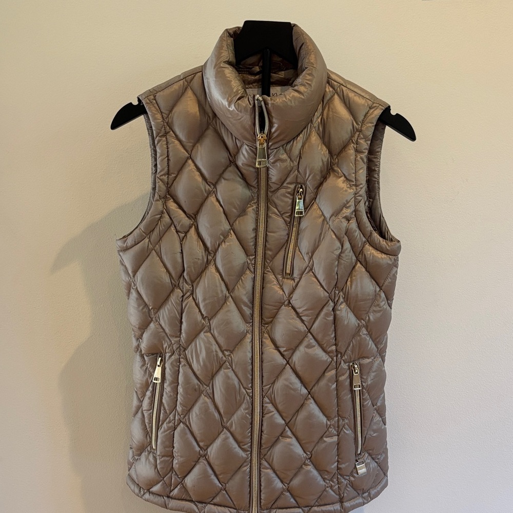 Like New Calvin Klein Quilted Sleeveless Puffer Vest - Taupe